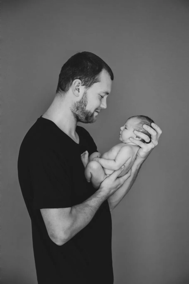 <img alt="" src="/images/d/a/d/-/b/dad-baby-daughter-portrait-lumo-nz-ad45637f.webp?description" width="456" height="685" style="--aspect-ratio: 913/1370;" />