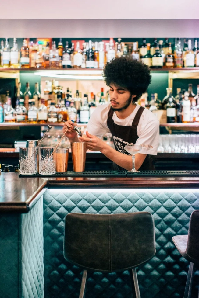 <img alt="" src="/images/n/o/t/t/-/nott-charlie-the-huson-interior-lumo-photo-59f203f9.webp?description" width="456" height="685" style="--aspect-ratio: 913/1370;" />