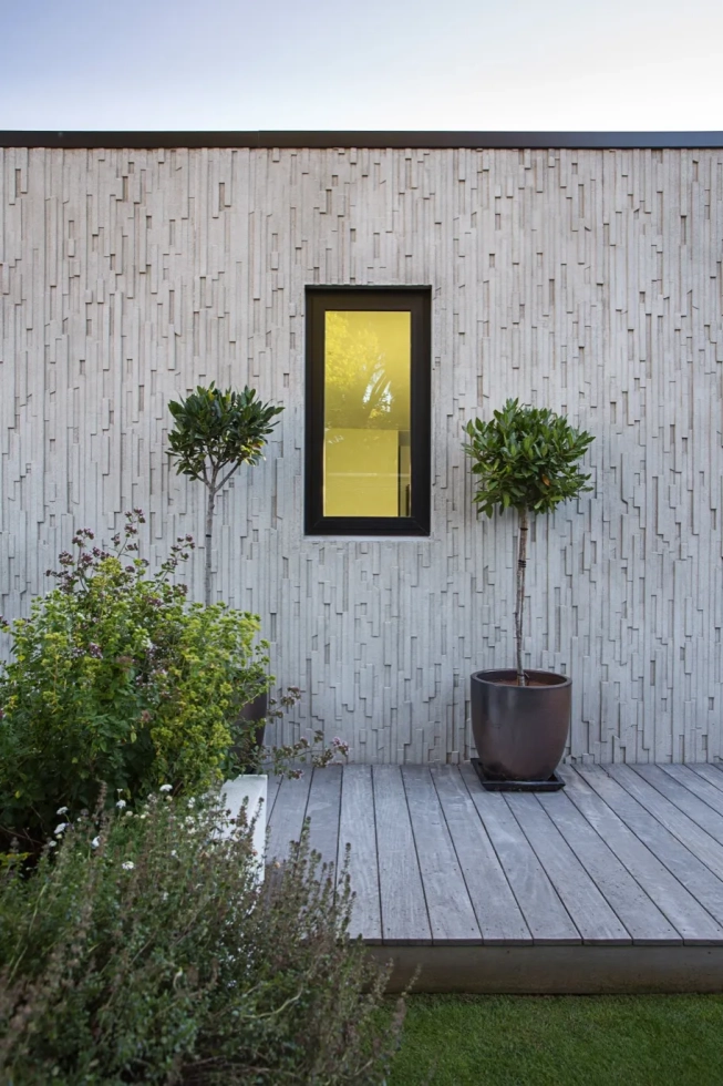 <img alt="" src="/images/o/t/a/u/t/otautahi-architecture-lumo-photography-09-3c1c7e21.webp?description" width="456" height="685" style="--aspect-ratio: 913/1370;" />